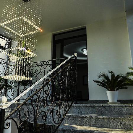 Mesecev Konak Bed & Breakfast Nis Bagian luar foto