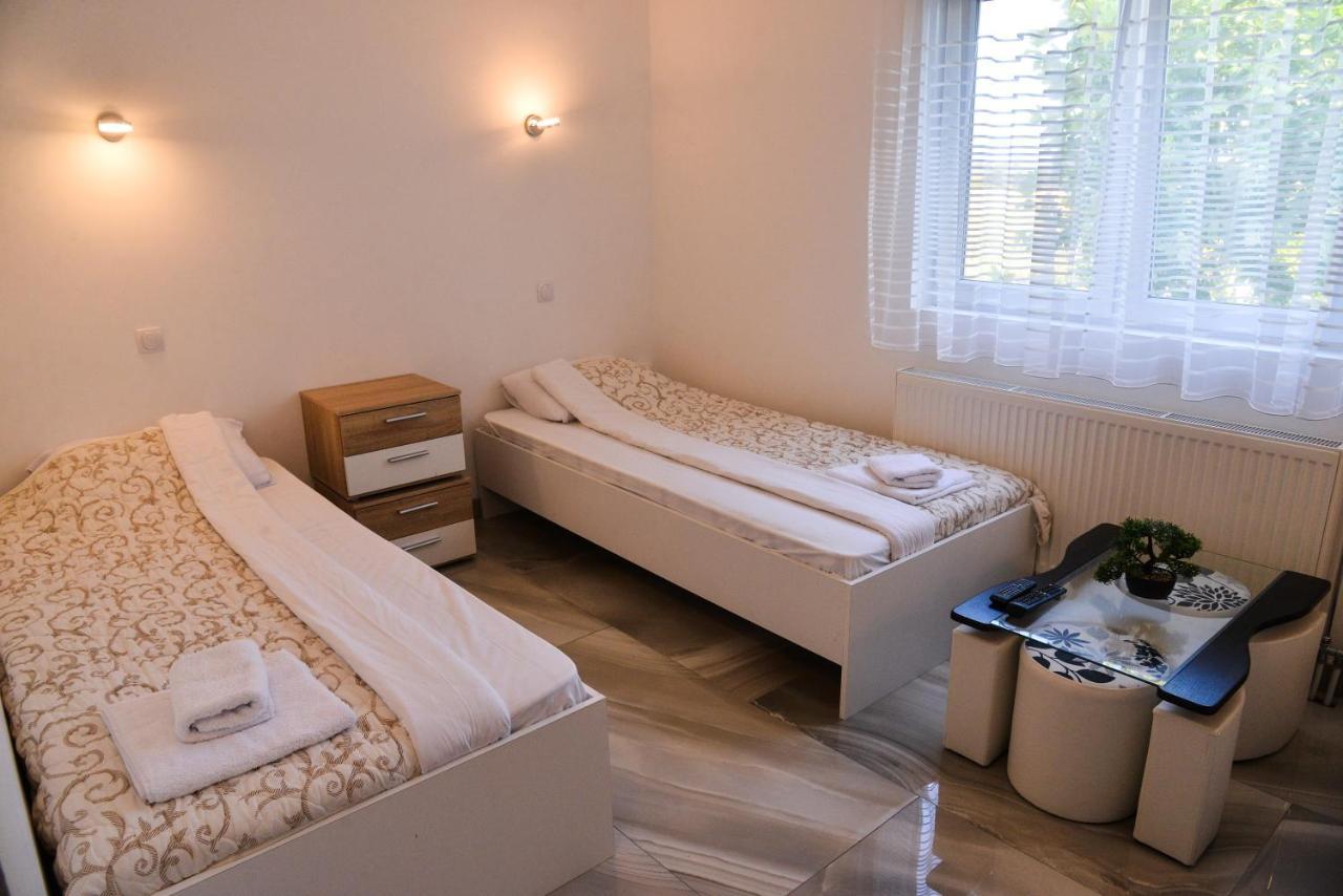 Mesecev Konak Bed & Breakfast Nis Bagian luar foto