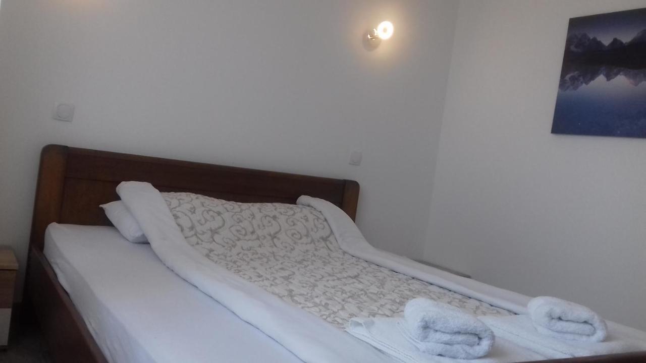 Mesecev Konak Bed & Breakfast Nis Bagian luar foto