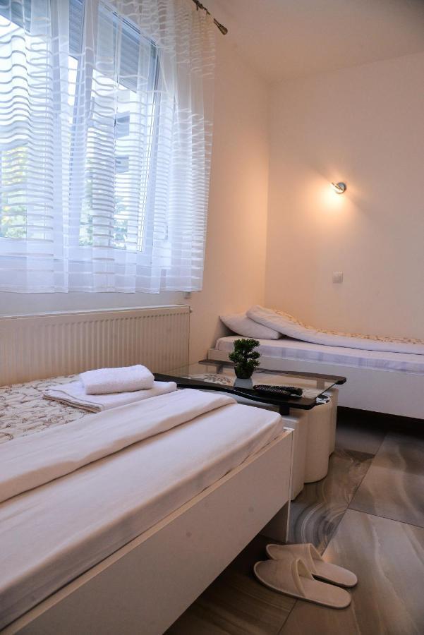 Mesecev Konak Bed & Breakfast Nis Bagian luar foto