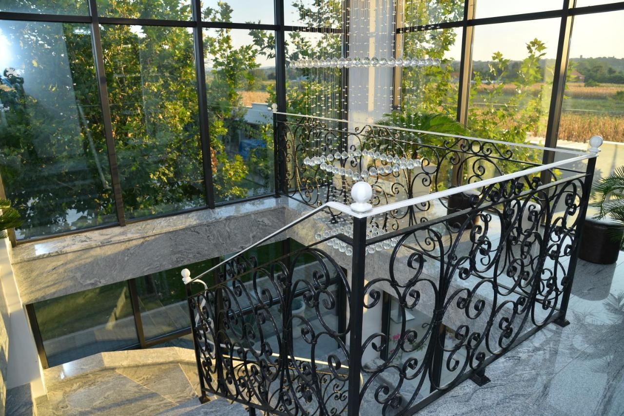 Mesecev Konak Bed & Breakfast Nis Bagian luar foto